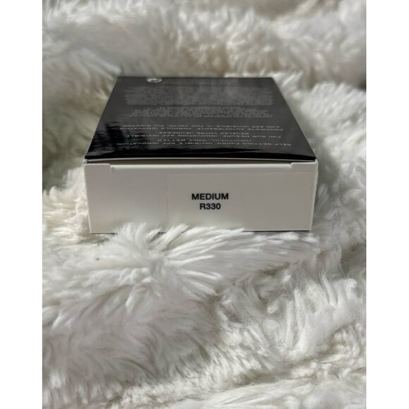 MARC JACOBS BEAUTY SHAMELESS YOUTHFUL-LOOK 24H FOUNDATION SPF 25 Medium R330 - Picture 5 of 7